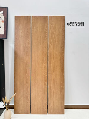 खरीदें बालकनी और डाइनिंग रूम के लिए भूरा एंटी-स्लिप 200x1200mm इनडोर पोर्सिलेन फ्लोर टाइल्स ऑनलाइन निर्माण